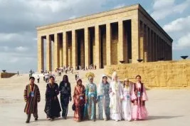 “Türk okulları” öğrencileri, Atatürkçülük gösterisinde