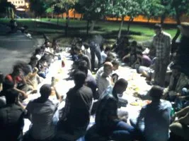 Müslüman gençler sahurda buluştu