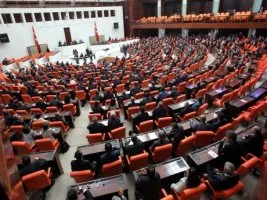 Tüm partiler anlaştı, emekli milletvekili maaşları uçtu!