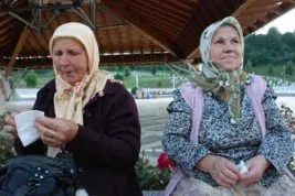 Bosnalı anaların yüzü hiç gülmüyor