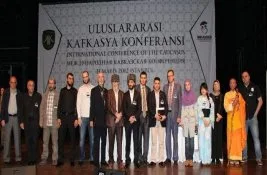 4 oğlu şehid anne de Kafkas Konferansı’ndaydı