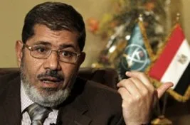 Mursi, Halk Meclisi’nin feshini geri çekti