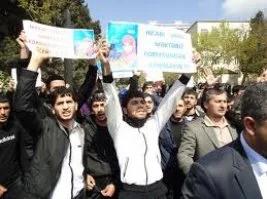 Azerbaycan’da bir hicab tutsağı daha şehit oldu