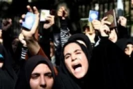 İran, Mısır ve Pakistan’da müslümanlar meydanlara iniyor