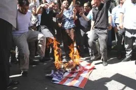 Pakistan’da Büyük Şeytan’a büyük protesto