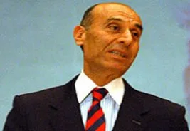 “Mescide botla girdi, Kur’an’ları yaktırdı”