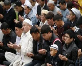 Kazakistan’da “kamusal alanda” namaz yasağı