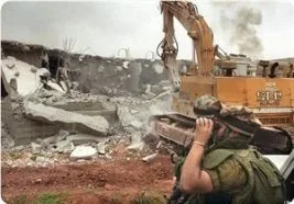 İşgalci siyonistler 100 Filistinliyi daha evsiz bıraktı