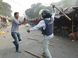 Bangladeş polisi de katliam yaptı: Onlarca maktul