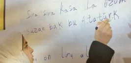 Suriyeli mültecilere “Bak bu Atatürk”lü kurs