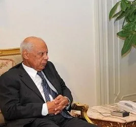 Mısır’da cunta hükümeti istifa etti