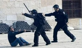 Siyonist işgalciler Aksa’ya girdi, çatışma yaşanıyor