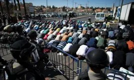 Mescid-i Aksa’da namaz yine engellendi