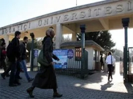 Üniversitelerde yasaksız&nbsp;dönem&nbsp;başladı; üç-beş dinazor direniyor