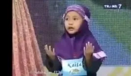 Beş yaşındaki hafız kız işaret diliyle okuyor | VIDEO