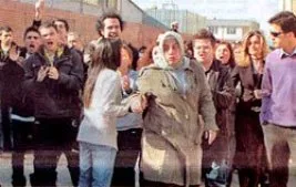 Alçak provokatörlerden başörtülüye fiili saldırı