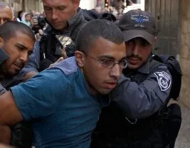 Siyonist işgal polisi Mescid-i Aksa’nın çatısına çıktı