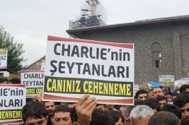 Hz. Peygamber’e hakarete Diyarbakır ve Van’da protesto