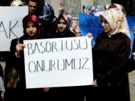 Ne ezgiler yakılmıştı başörtüsü uğruna