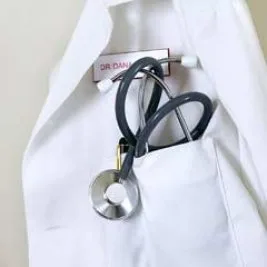 Bu da Avrupa usulü mahalle baskısı: Mini etek giymeyene para cezası