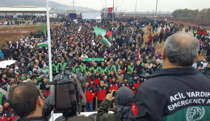 “Halep’e Yol Açın” konvoyu sınıra dayandı