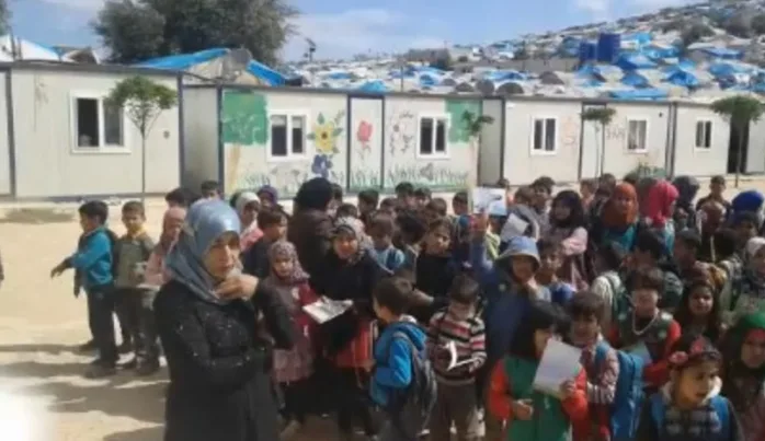İLKAV’dan Suriyeli çocuklara kırtasiye yardımı (VİDEO)