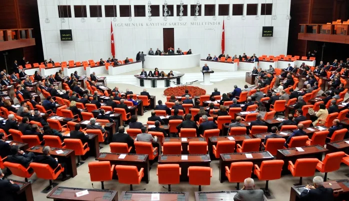 Darbe Komisyonu’ndan ‘cemaatlere dengeli denetim’ çıktı