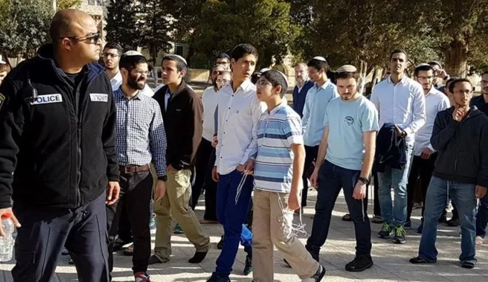 ​Yüzlerce Yahudi yerleşimci Mescid-i Aksa’ya baskın düzenledi