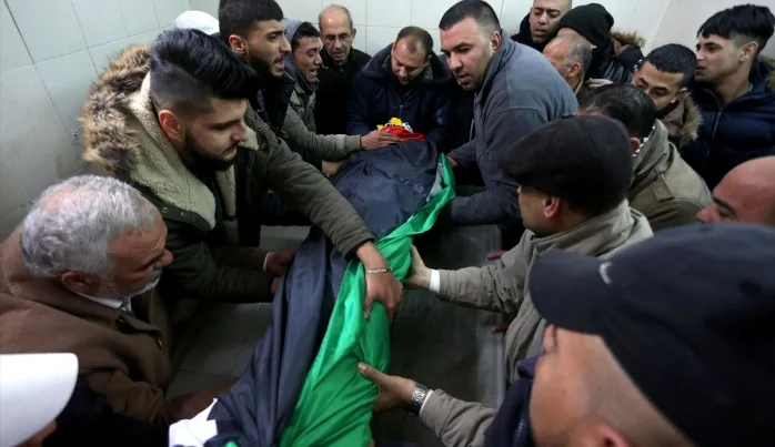 Siyonistler 20 Filistinliyi şehit etti!