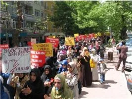 Kocaeli’de büyük başörtüsü yürüyüşü