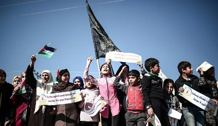 Filistinler altıncı öfke Cumasında ABD’nin Kudüs kararını protestoyu sürdürdü