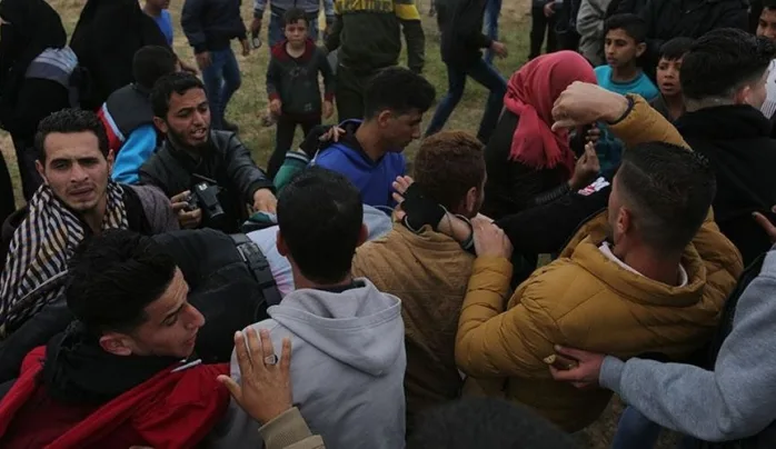 Siyonist işgal rejimi dünkü Cuma gösterilerine de saldırdı, 10 Gazzeli katledildi