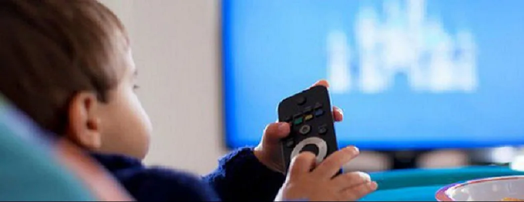 Televizyon, bilgisayar ve internet kıskacında çocuk