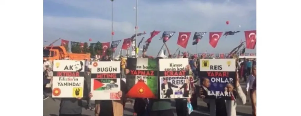 Yenikapı mitinginde iktidara yönelik anlamlı pankart