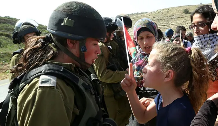 Filistinli Ahed Tamimi ve annesi serbest