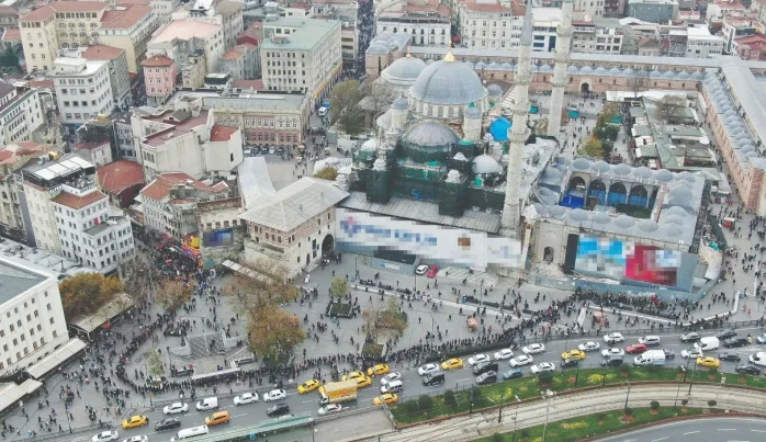 Devlet destekli kumarın sembolü Eminönü’ndeki bilet gişesinde vahim durum (VİDEO)