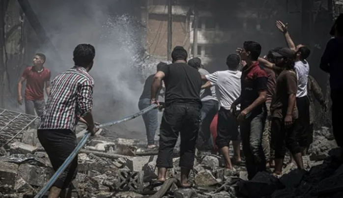 İşgalci Rusya ve finosu Esed rejimi İdlib ve Hama’da hastaneleri bombaladı: 14 maktul