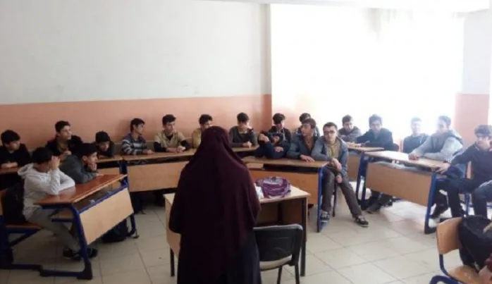 İslami kimlik ve çalışmalarıyla tanınan Fevziye Şenoğlu’na İHL yönetimi zulmü