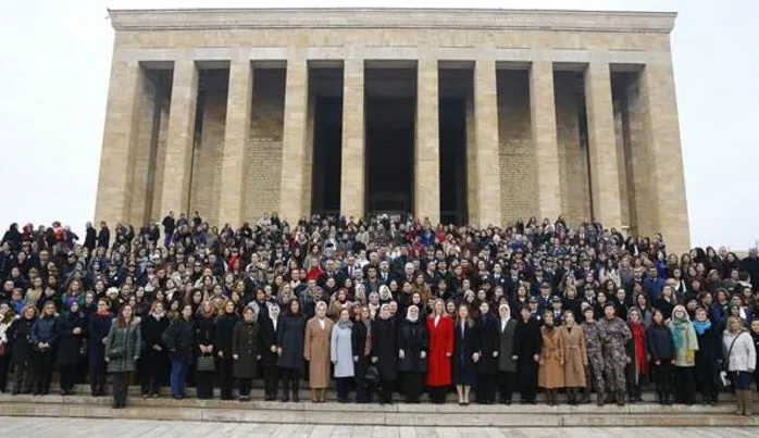 AKP’li kadın vekiller Anıtkabir’de iman tazeledi