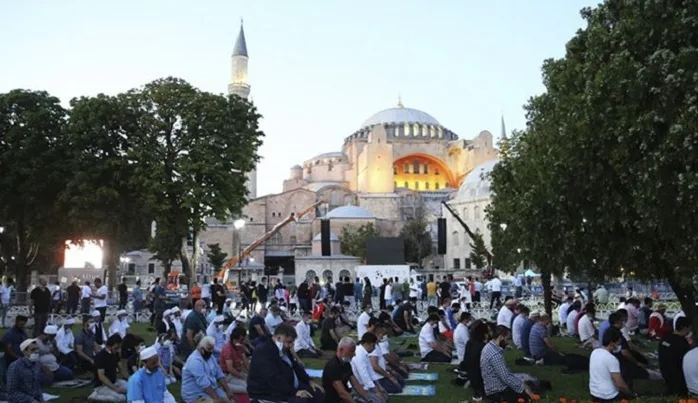 Ayasofya konusunda coşku seline katılmak veya katılamamak