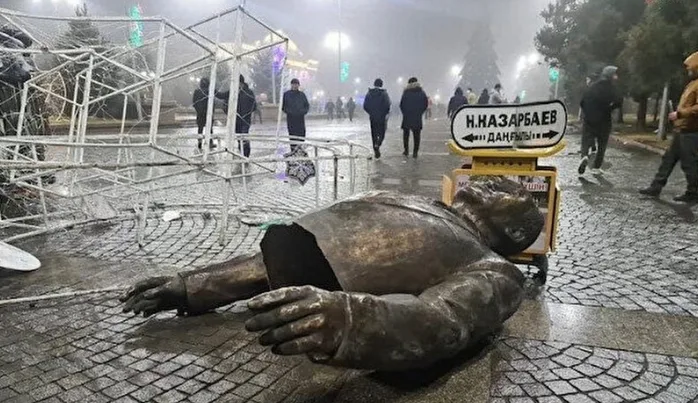 Dikişler atıyor: Kazakistan...
