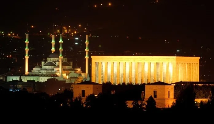 Çok ilahlı, çok kıbleli bir ülke