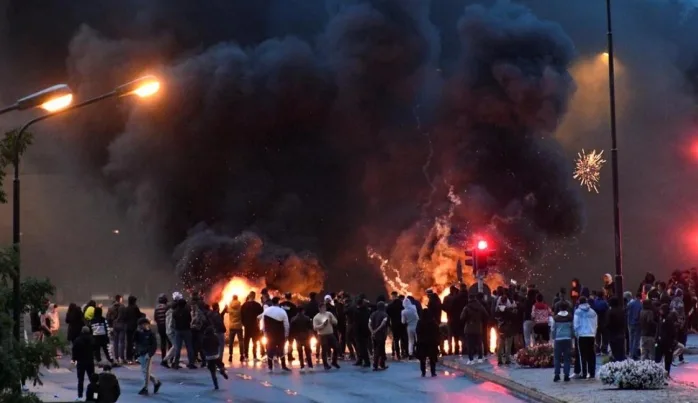 İsveç’te Kur’an yakma provokasyonu protesto edildi