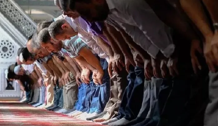 Hamd sadece âlemlerin Rabbinedir