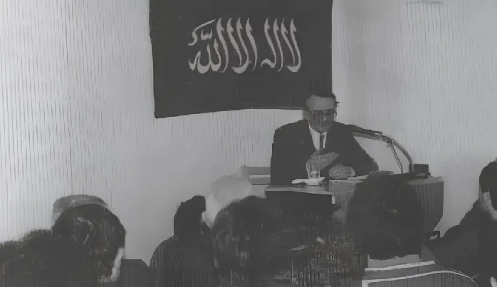 Hem Tağutlarla Hem Hurafelerle Kavgalıydı