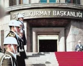 <P class=MsoNormal style=“MARGIN: 0cm 0cm 0pt”><B style=“mso-bidi-font-weight: normal”><FONT size=2>'Üst düzey bir askeri yetkili' yine sahnede<SPAN style=“mso-spacerun: yes”>&nbsp;&nbsp; </SPAN><?xml:namespace prefix = o ns = "urn:schemas-microsoft-com:o