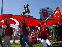 Mitinglerdeki demirperde faşizmi özlemi