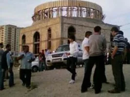 Cami düşmanı Aliyev gemi azıya aldı