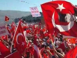 Tek dertleri İslam’ın önünü kesmek: Eski kızıl bayraklılar ulusalcı kesildi