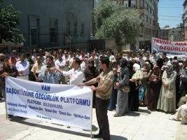 <FONT size=4>“Başörtüsü mücadelemiz durmayacak, sürecek”</FONT>&nbsp;